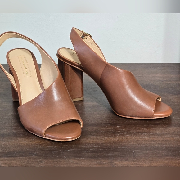 ANTONIO MELANI Shoes - Antonio Melani Brinay Leather Slingback W/Block Heels Women's Size 6.5M